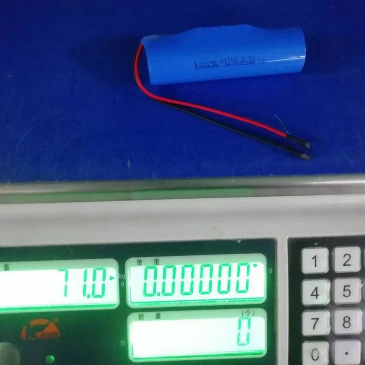 3.7V 5000mAh 21700 パック PCBとリード 20 AWG 電子機器のために