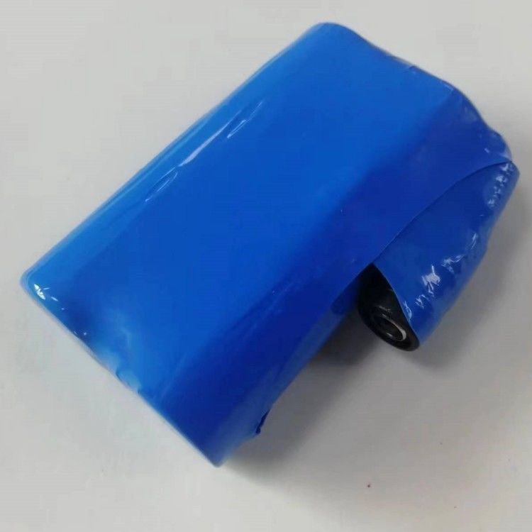 カスタマイズされたリオン電池 7.4V 5000mah 21700 2セル Dc5521コネクタ付き