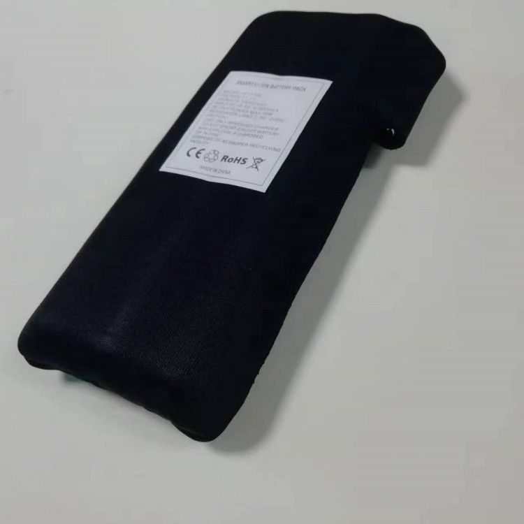 服 12V 10Ah バッテリー 11.1V 黒い布 DC充電プラグで包まれ 暖かいジャケット