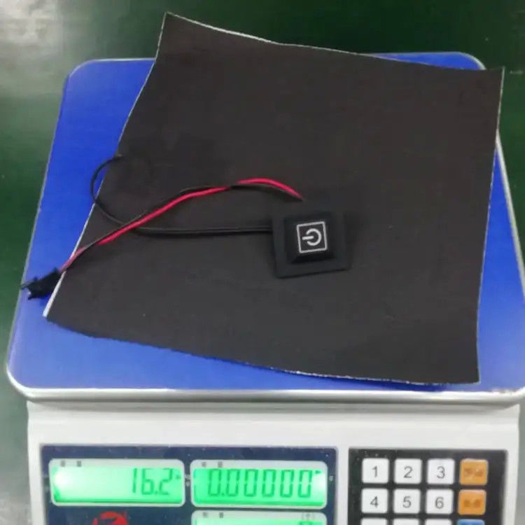 オーダーメイド 衣類 暖房パッド サイズ 20x20cm 3.7V SM 2Pinプラグ付き