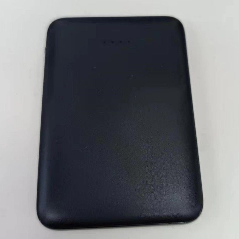 ミニ・ファスター・パワーバンク 4000mAh 5V 2A パームサイズの超スリムバッテリー・パワーバンク