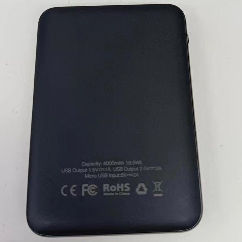 ミニ・ファスター・パワーバンク 4000mAh 5V 2A パームサイズの超スリムバッテリー・パワーバンク